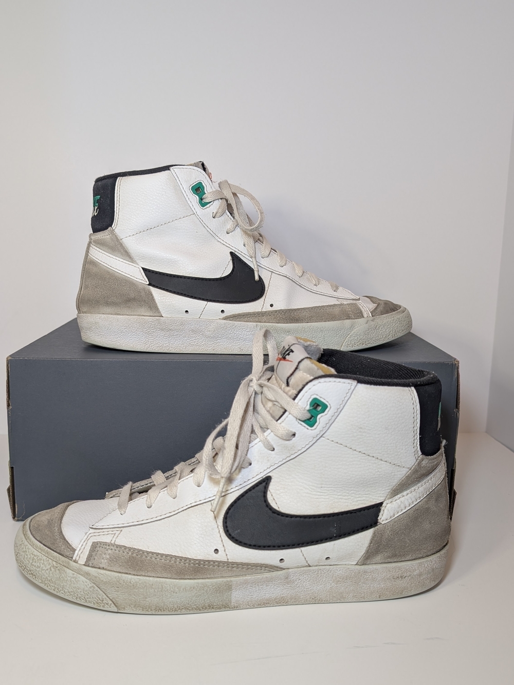 Nike Blazer Mid '77 SE Split White Black DZ2542-100 Men's Size 9 Used